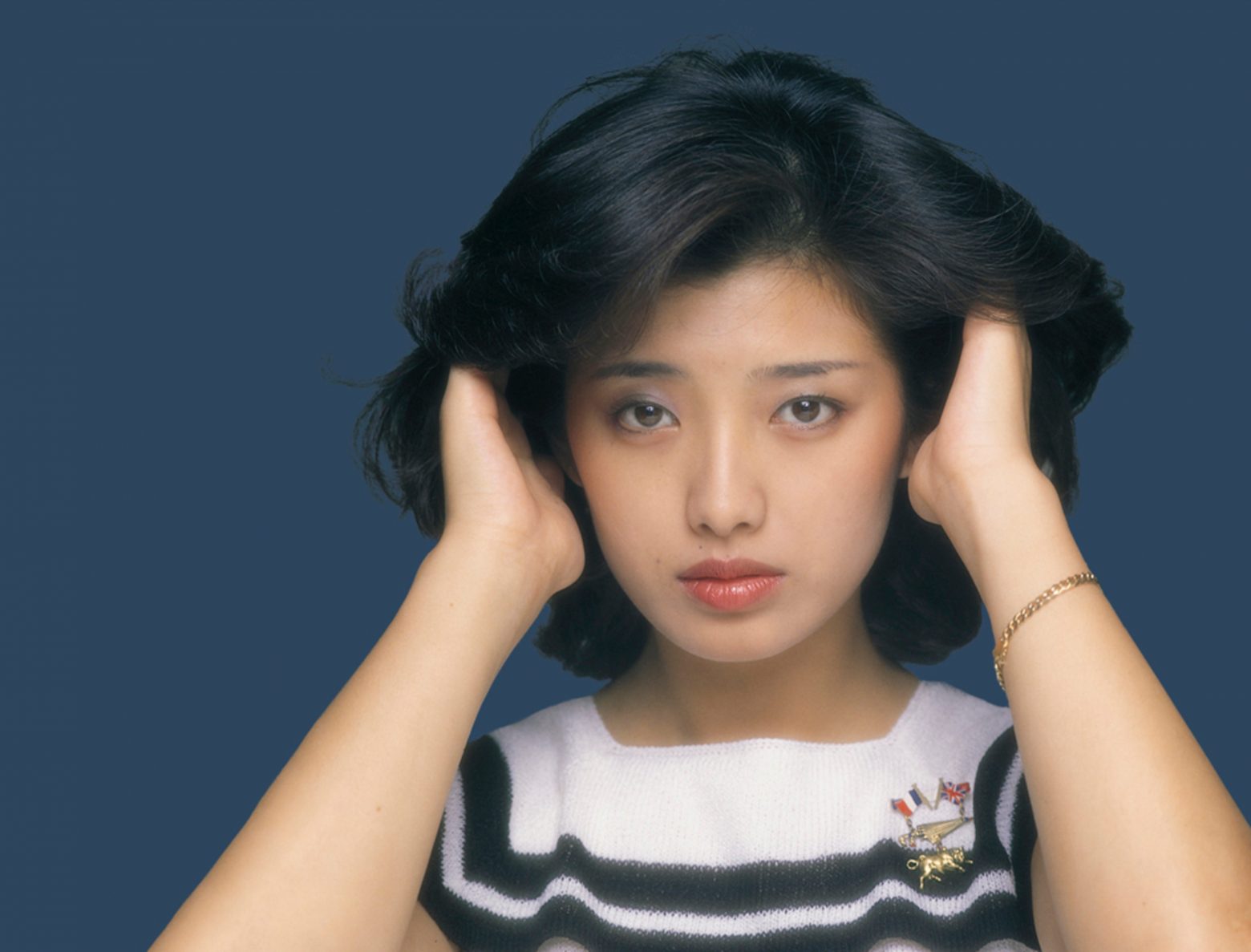山口百恵,現在,収入源