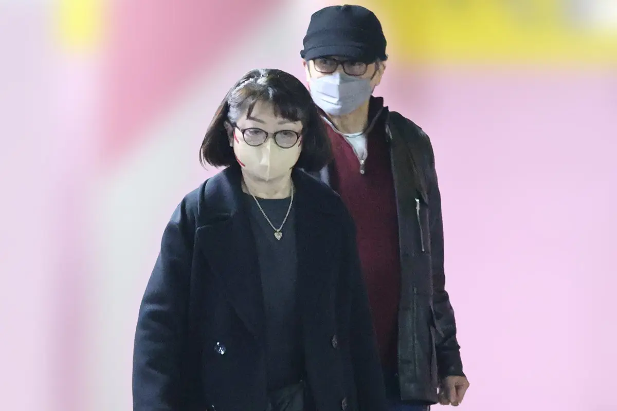 山口百恵,国立,引っ越し