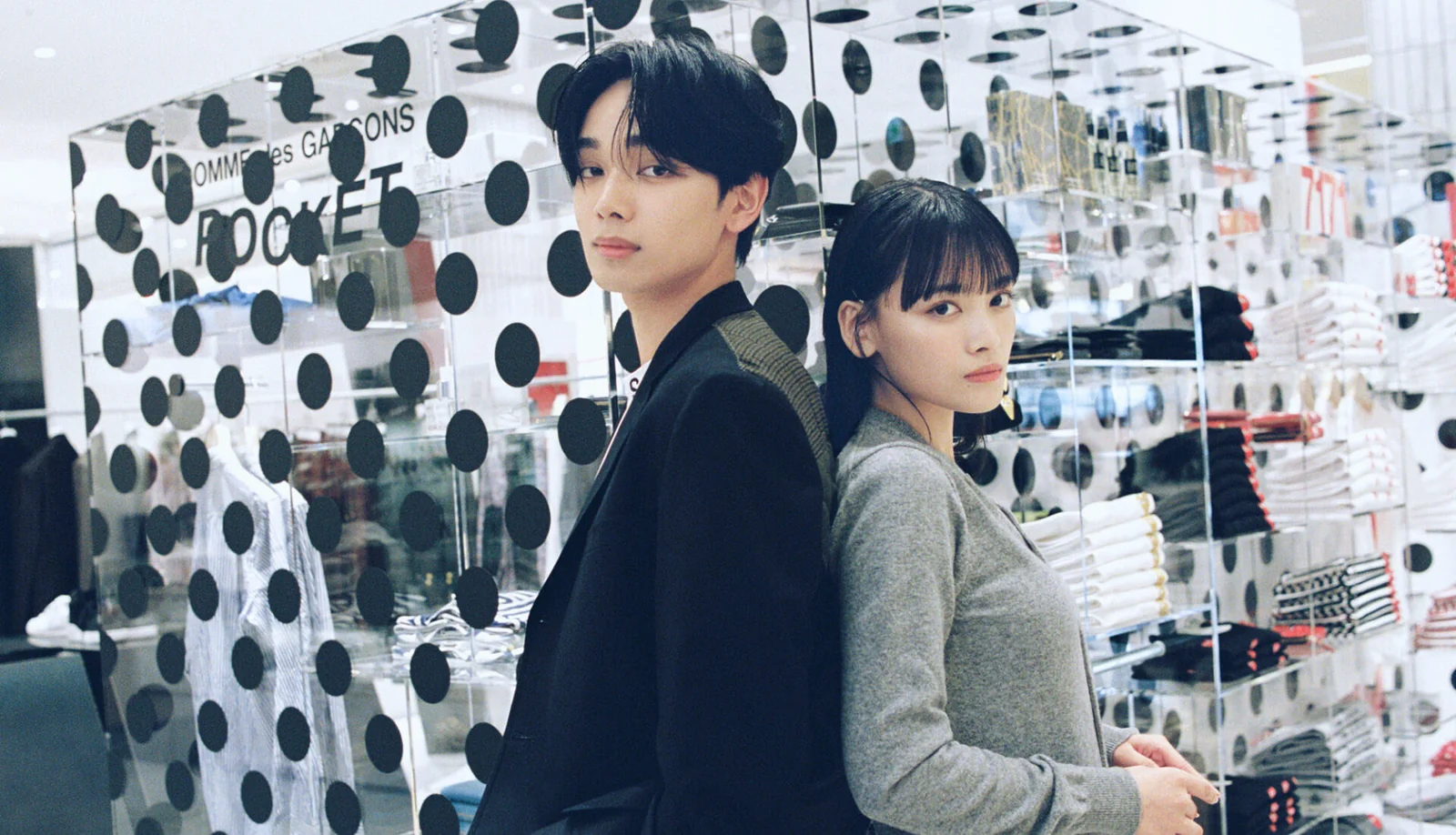 宮世琉弥と伊達花彩が兄妹なのに苗字が違う理由とは?本名や芸名の由来を徹底解説
